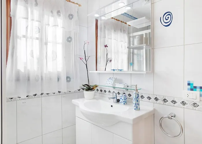 Petite Paradise Apartment *